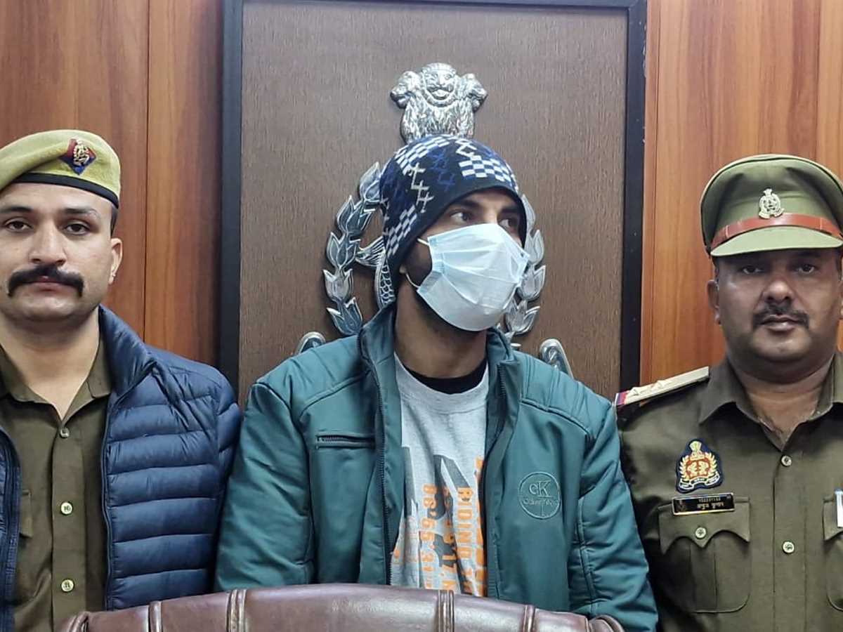 ग्रेटर नोएडा : महिला की हत्या, शव कार में लेकर कई घंटे घूमते रहे, गिरफ्त में दो आरोपी